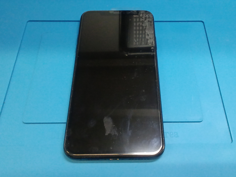 iPhone11ProMax画面割れとバッテリー交換【修理事例】