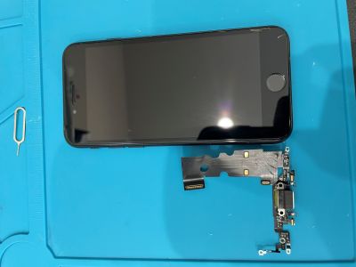 iPhoneSE2 ドックコネクター交換