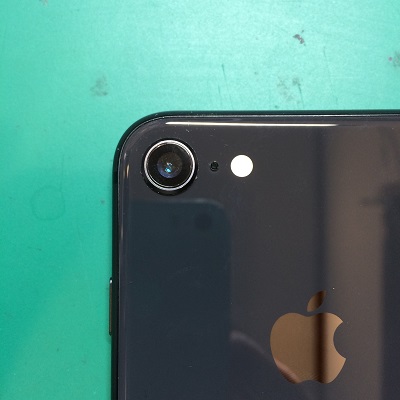 iPhone8レンズカバー交換後