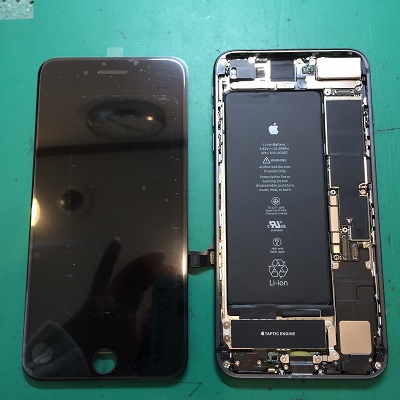 iPhone8Plusパネル交換