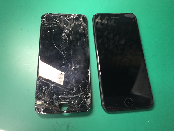 iPhone 画面割れ