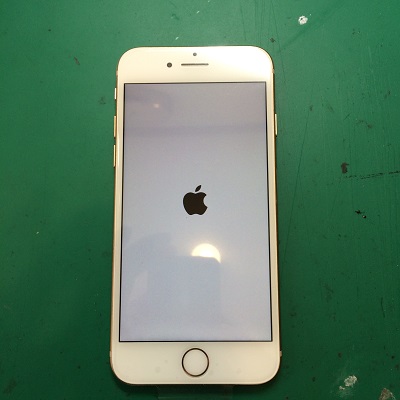 iPhone8液晶パネル交換後