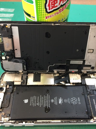 iPhone水没後内部