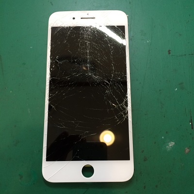 iPhone8Plus画面割れ