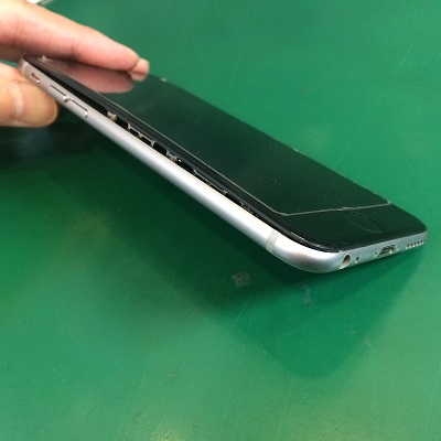 膨らんだiPhone