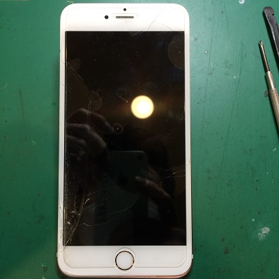 iPhone6s Plus画面割れ