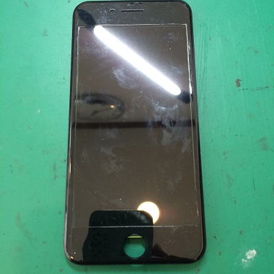iPhone8の液晶不良