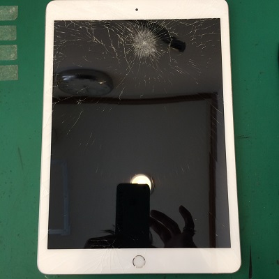 iPad(第7世代)の画面割れ