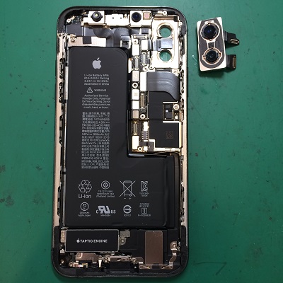 iPhoneXSアウトカメラ取り外し後