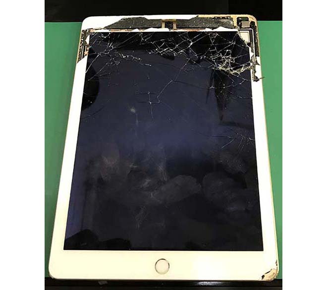 iPadAir2修理前画像