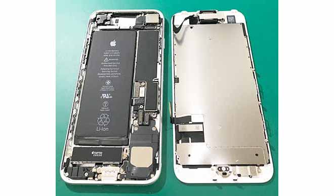 画面部品の取り外しが完了した状態