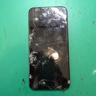 iPhoneXSの液晶不良