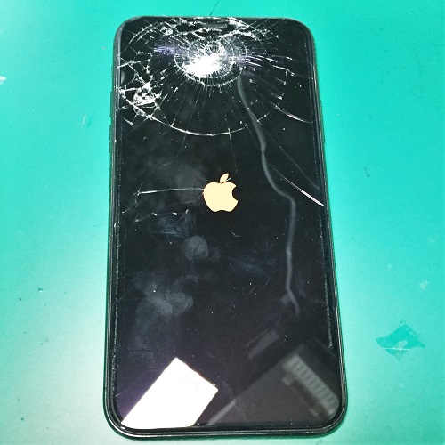iPhone 画面割れ 修理事例