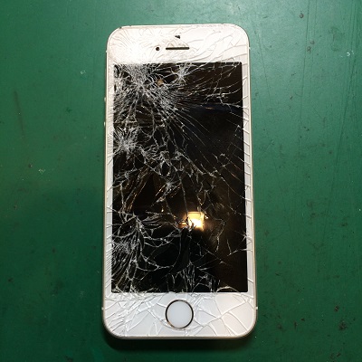 iPhoneSE画面割れ