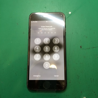 iPhone8液晶パネル交換後