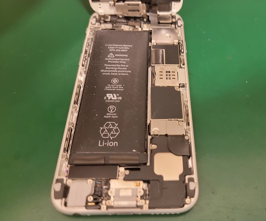 iPhoneのバッテリー膨張