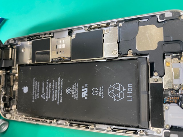 iPhone6内部汚れ。