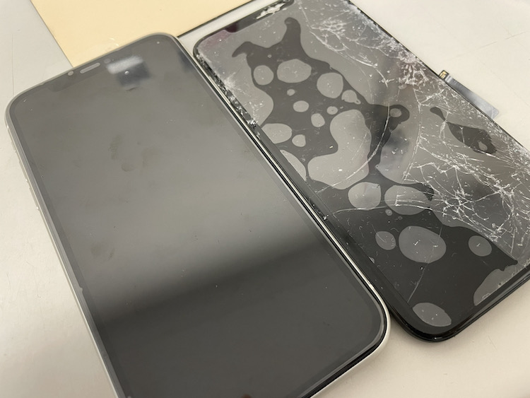 iPhone 11 画面交換