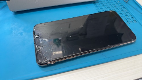 iPhone修理　液晶割れ　即日　高田馬場　