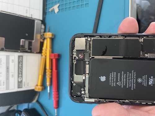 iPhoneSE3　アウトカメラ修理　即日　高田馬場　新宿区