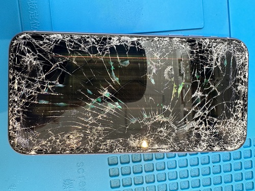 iPhoneXR 液晶割れ　即日　高田馬場　新宿