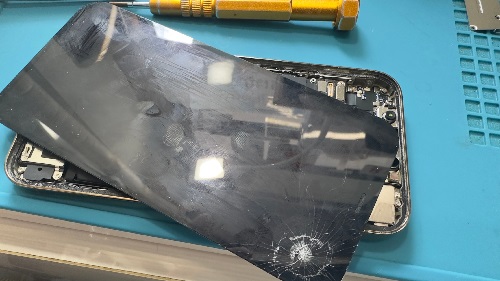 iPhone12 液晶割れ　即日　高田馬場　新宿区