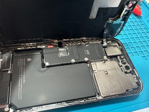 iPhone14Pro 水没復旧　即日　基板修理　データ復旧
