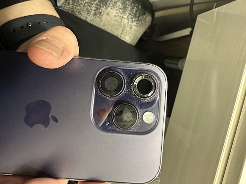 iPhone14 アウトカメラレンズ割れ　即日修理　高田馬場