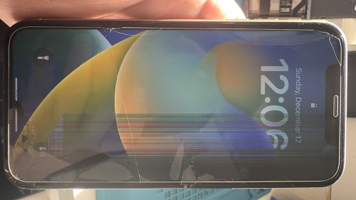 iPhone11 液晶割れ修理　高田馬場　即日