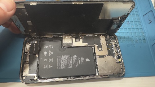 iPhone12ProMAX 液晶割れ　即日　水没故障　高田馬場