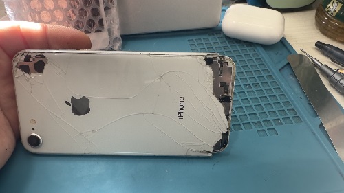 iPhone8 起動不良　液晶割れ　高田馬場　即日　新宿区