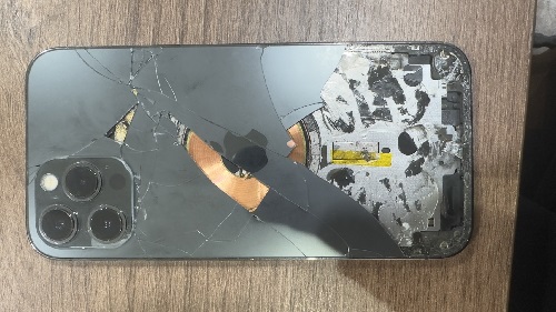 iPhone12Pro 背面修理　即日