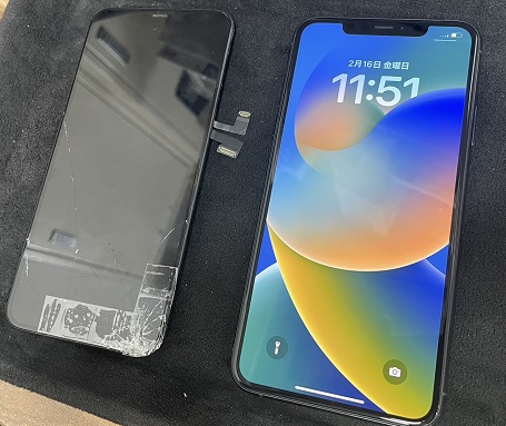 iPhone11ProMaxの画面割れ修理