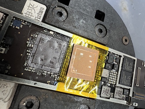 iPhone修理　データ復旧　ダイワン　高田馬場　即日　CPU移植