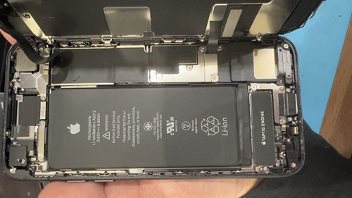 iPhone修理　池袋　バッテリー交換