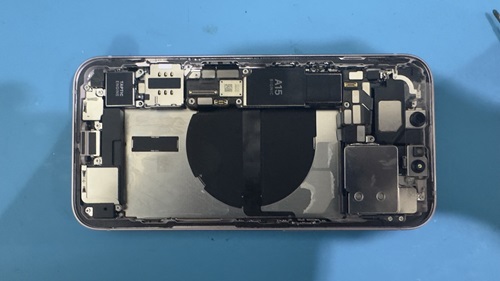 iPhone13 ドックコネクタ修理　池袋　即日