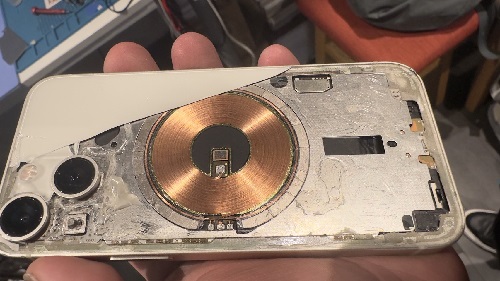 iPhone13 背面修理　即日　高田馬場　価格交渉　最安