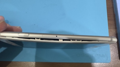 iPhone6 バッテリー膨張　即日修理　池袋