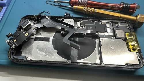 iPhone 充電不良　ダイワンテレコム　高田馬場