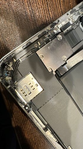 iPhone修理　高田馬場　修理　iPadmini 液晶割れ　ダイワンテレコム