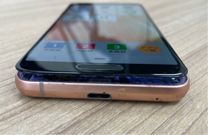 スマホパネル浮き上がり