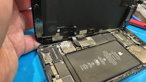 iPhone修理　渋谷　バッテリー交換　ダイワンテレコム　水没