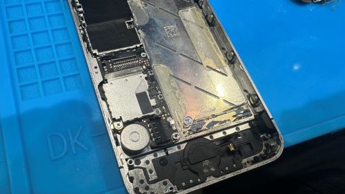 iPhone4S ドック交換　ビンテージモデル　ダイワンテレコム　高田馬場　即日