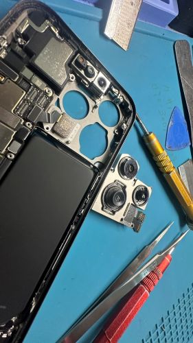 iPhone15Pro アウトカメラ修理　即日　ダイワンテレコム　高田馬場　価格交渉