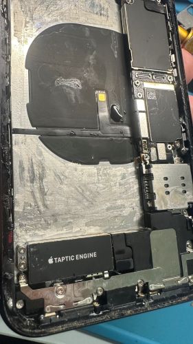 iPhone修理　高田馬場　ガラス割れ iPad修理　即日　ダイワンテレコム