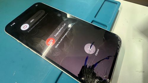 iPhone修理　池袋　即日　ダイワンテレコム　液晶割れ
