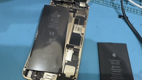 iPhone修理　池袋　即日　ビンテージモデル　ダイワンテレコム　バッテリー交換