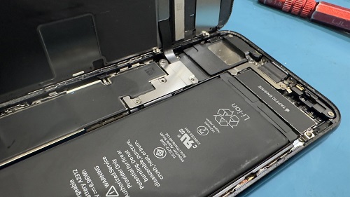 iPhone修理　高田馬場　ダイワンテレコム　バッテリー交換