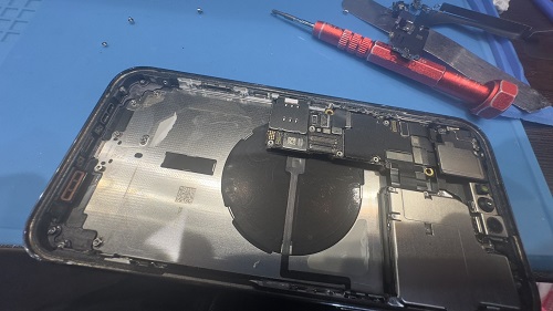 ダイワンテレコム　高田馬場　充電不良　ドックコネクタ修理　iPhone14ProMAX